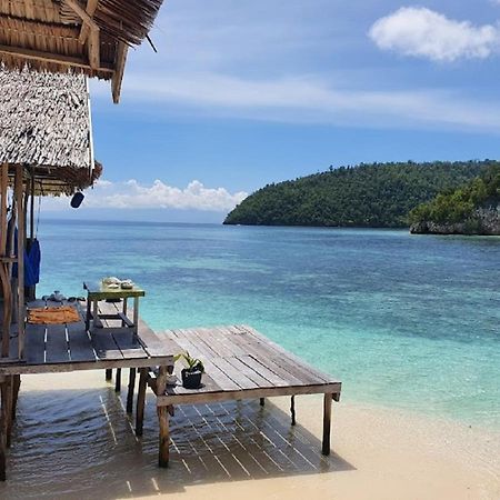 Nus Homestay Raja Ampat Kri Buitenkant foto