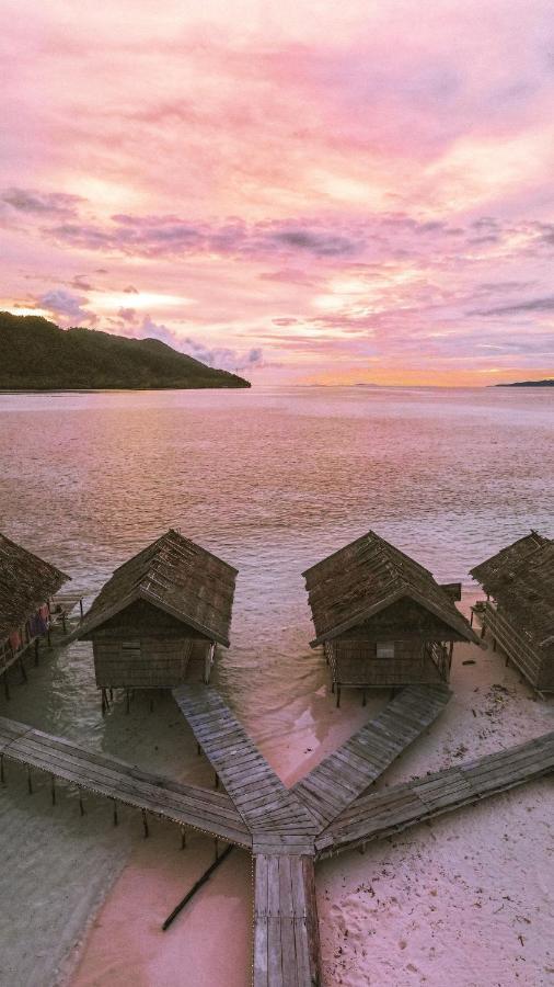 Nus Homestay Raja Ampat Kri Buitenkant foto
