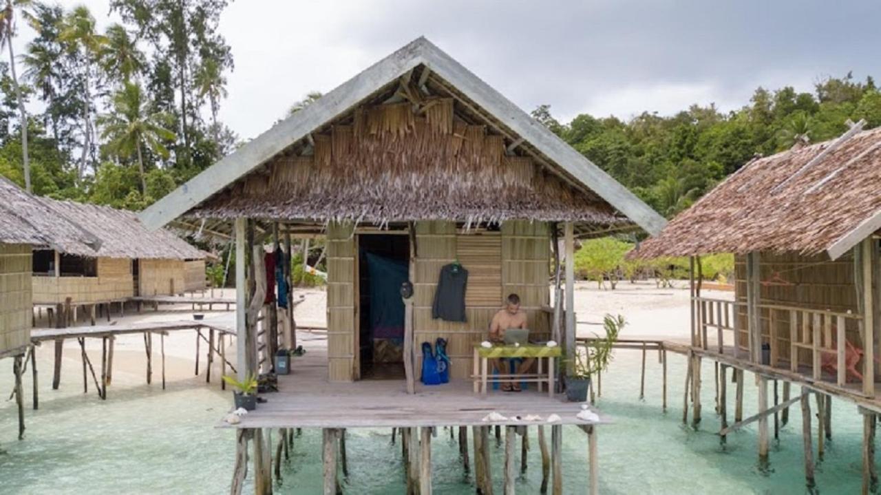 Nus Homestay Raja Ampat Kri Buitenkant foto